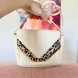 New! Cream, leopard, & gold tone bag